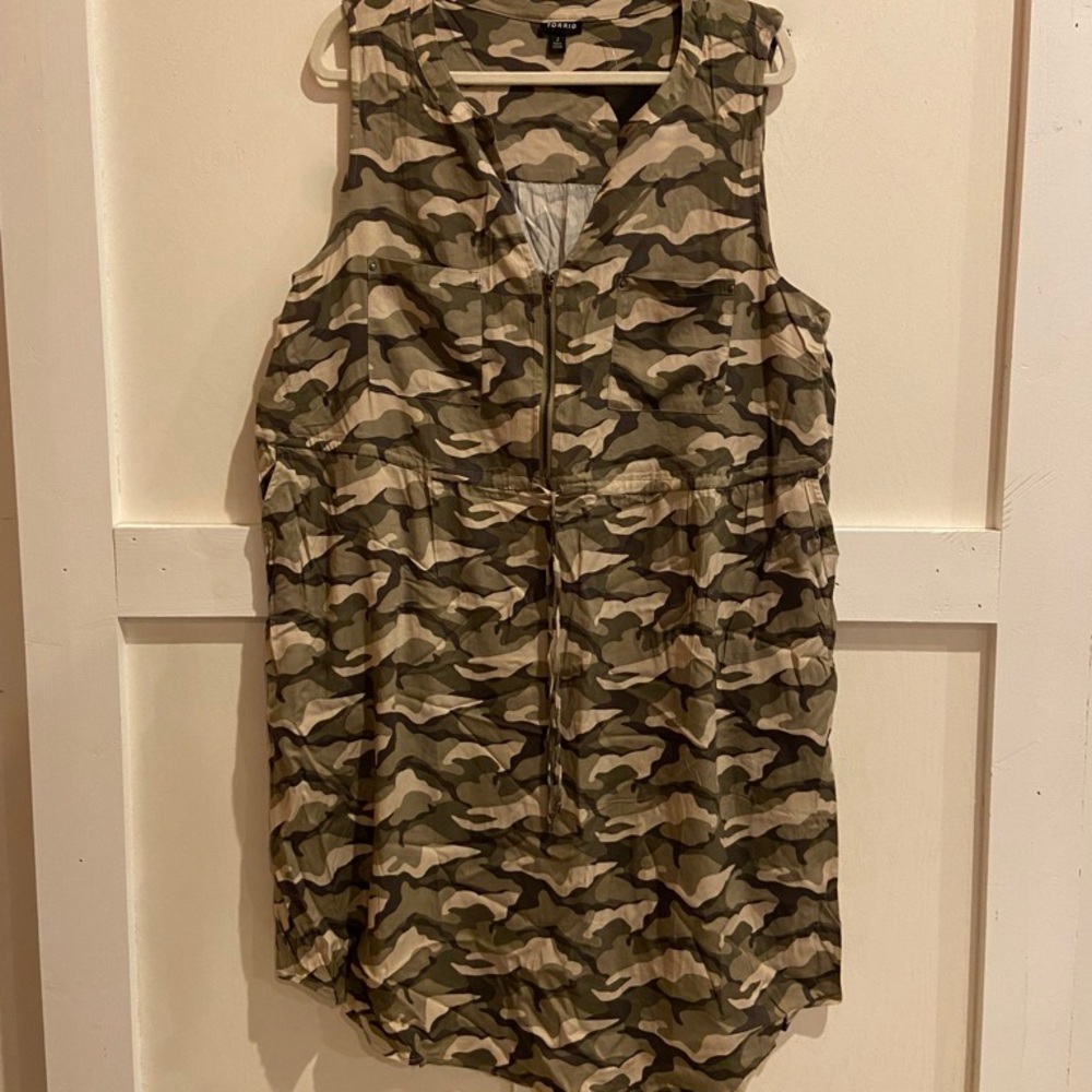 🍁Torrid Camo zip dress